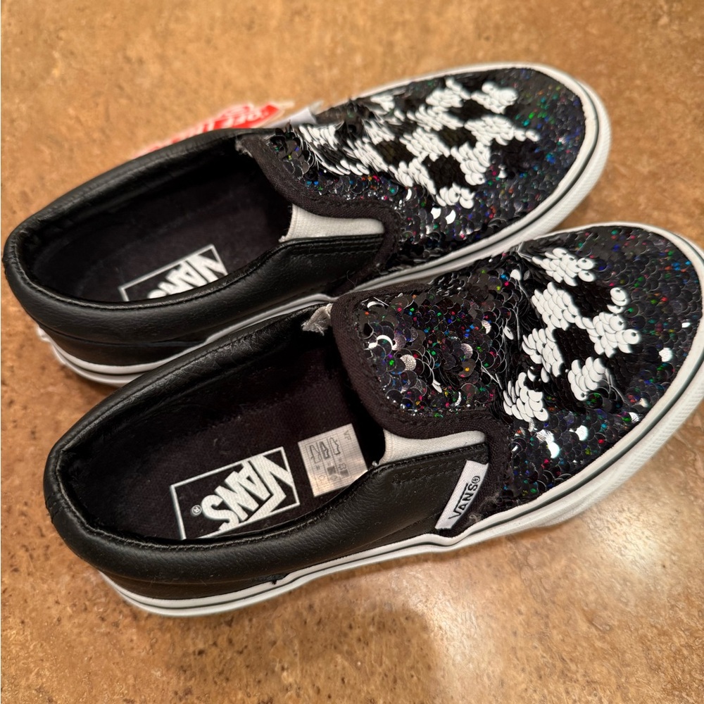 Girls vans size 1 - Picture 2 of 3